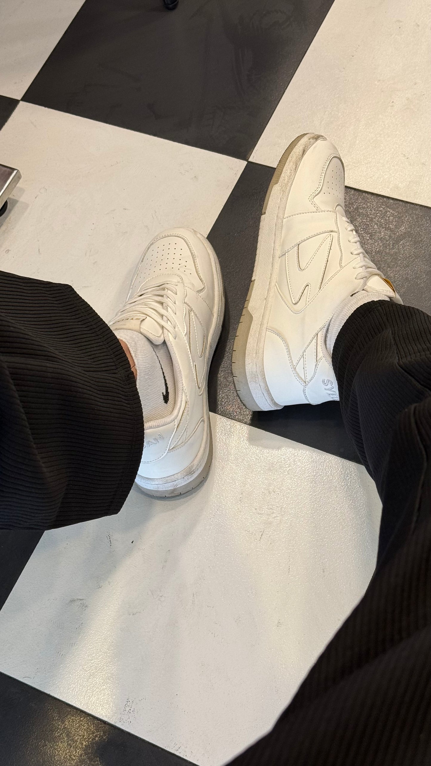 SYEDAN AURA WHITE