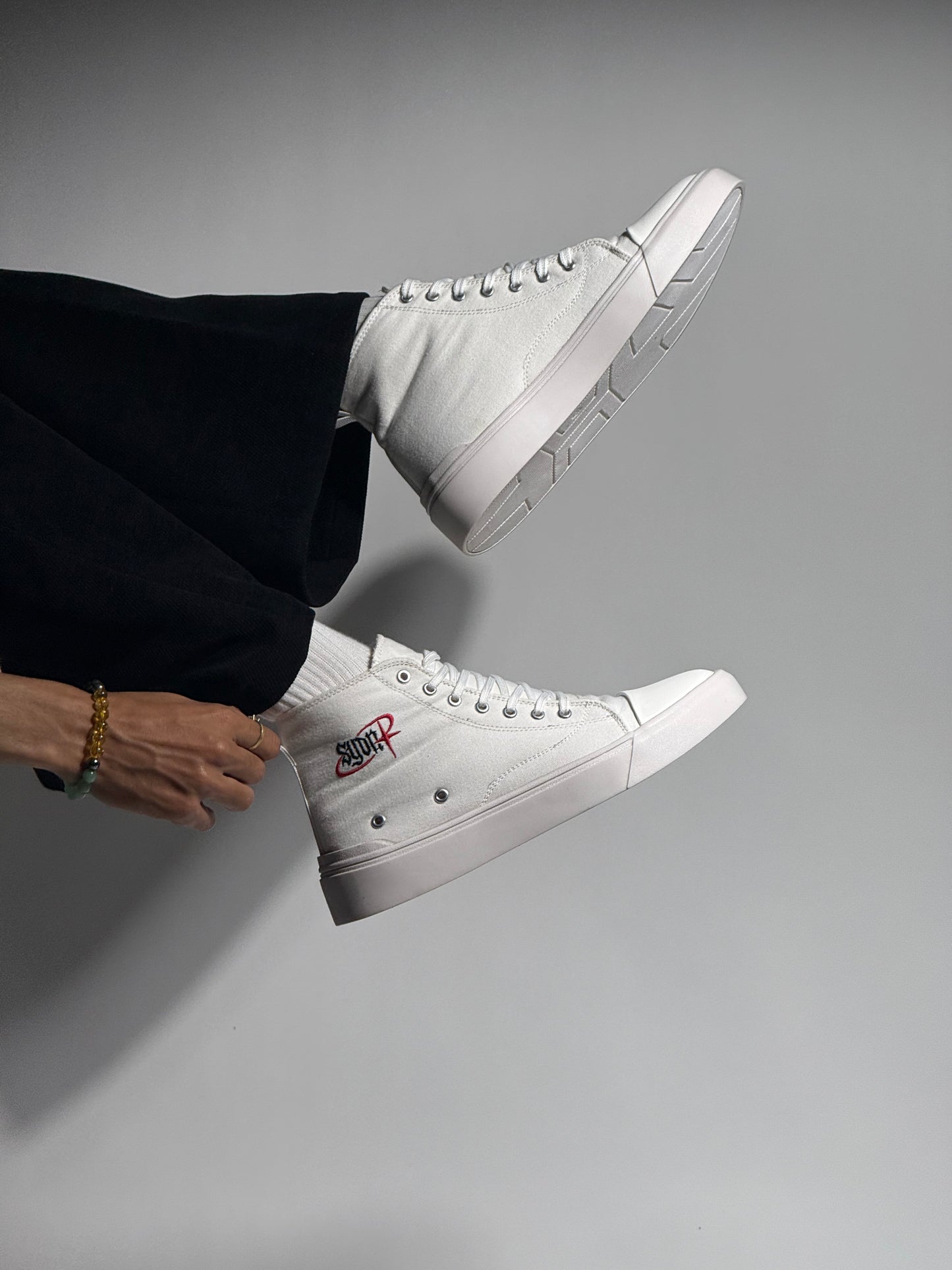 SYEDAN UNIVERSE WHITE