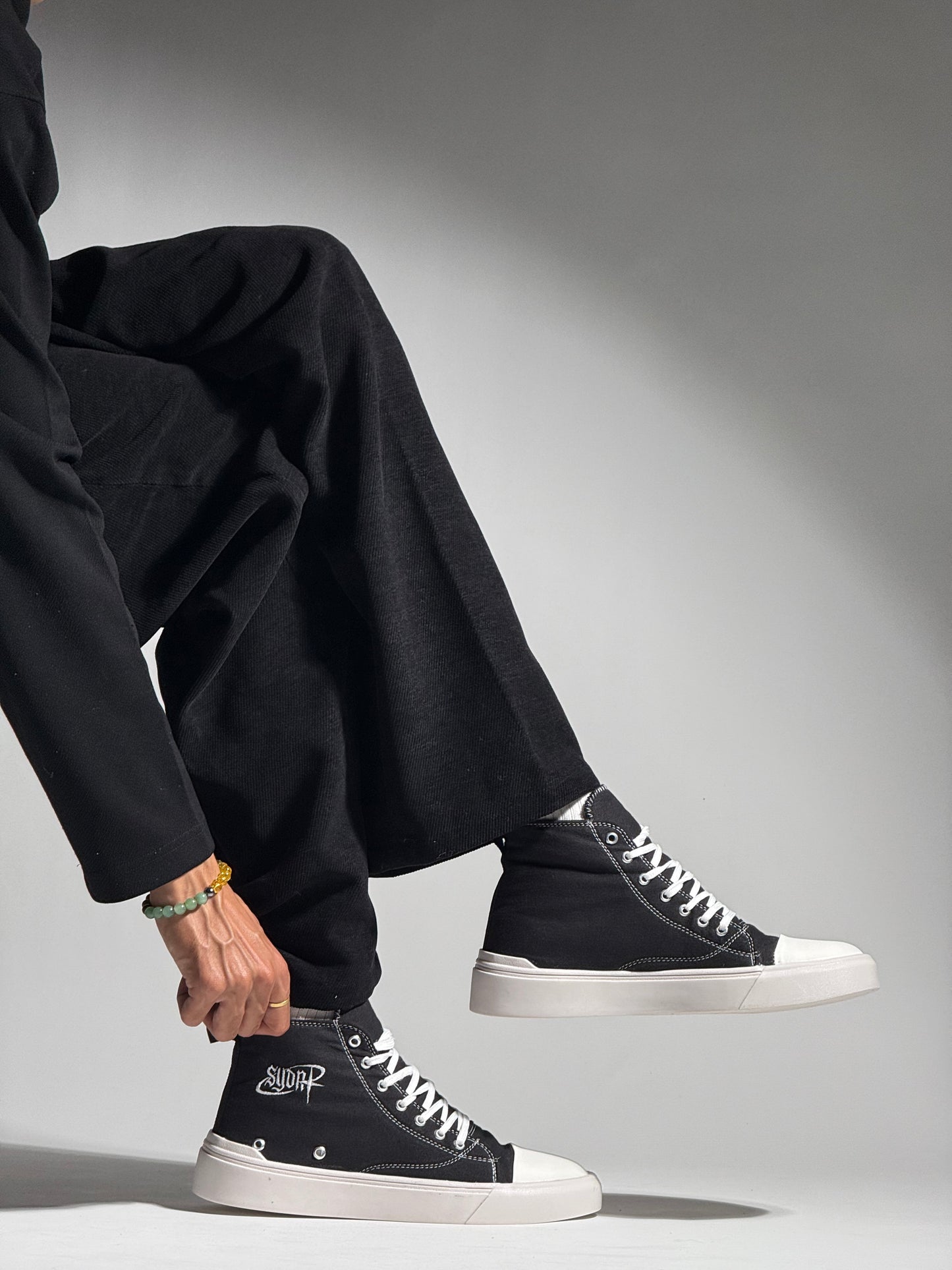 SYEDAN UNIVERSE BLACK