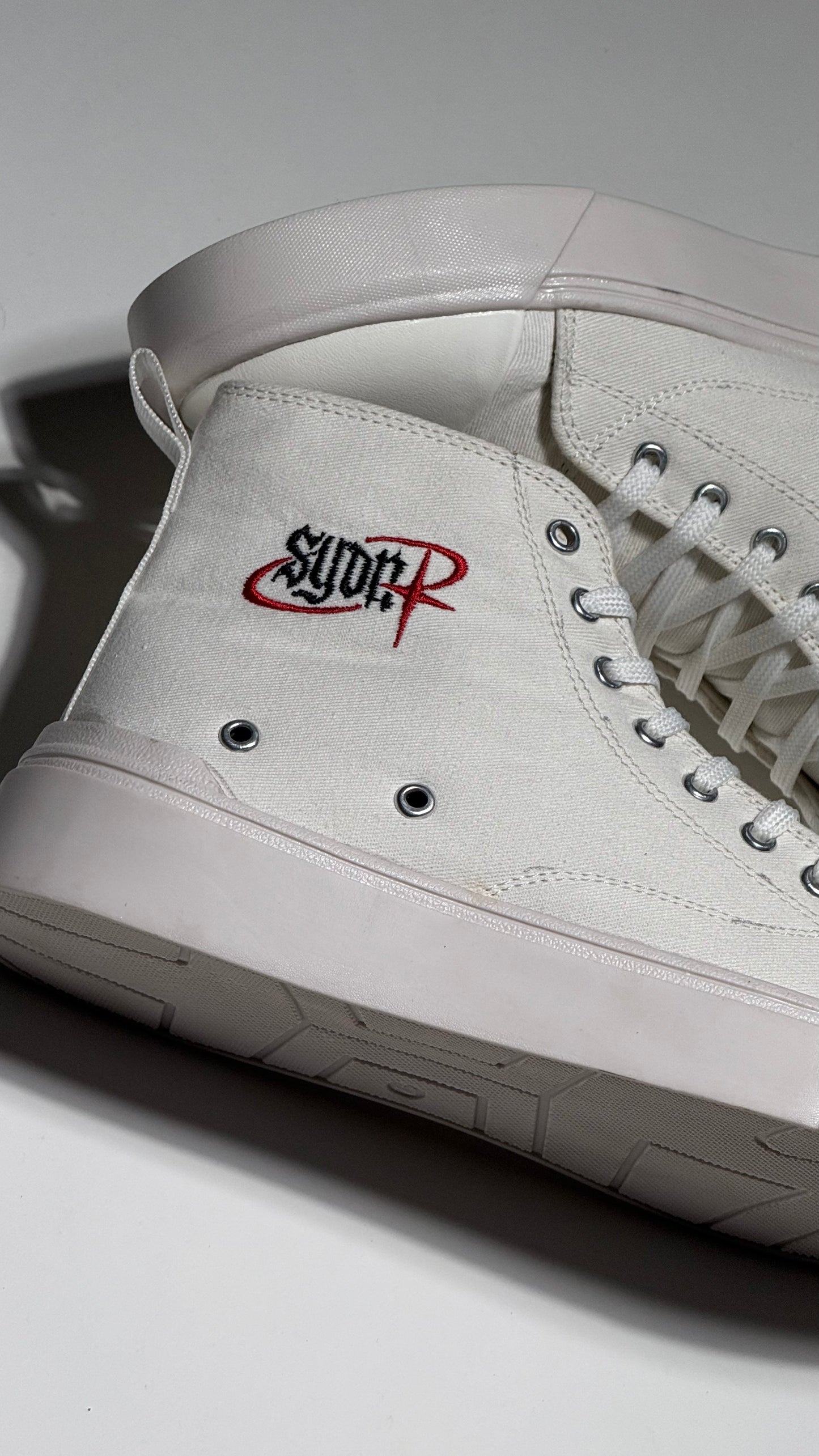 SYEDAN UNIVERSE WHITE