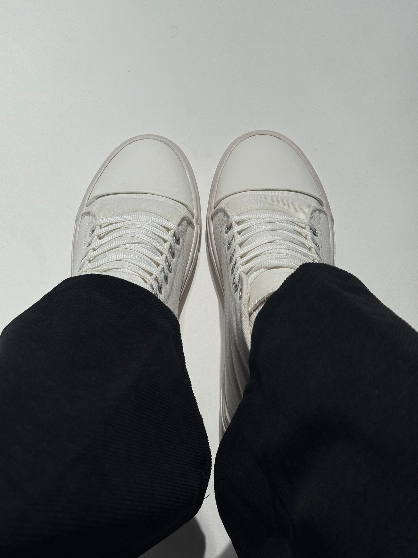 SYEDAN UNIVERSE WHITE