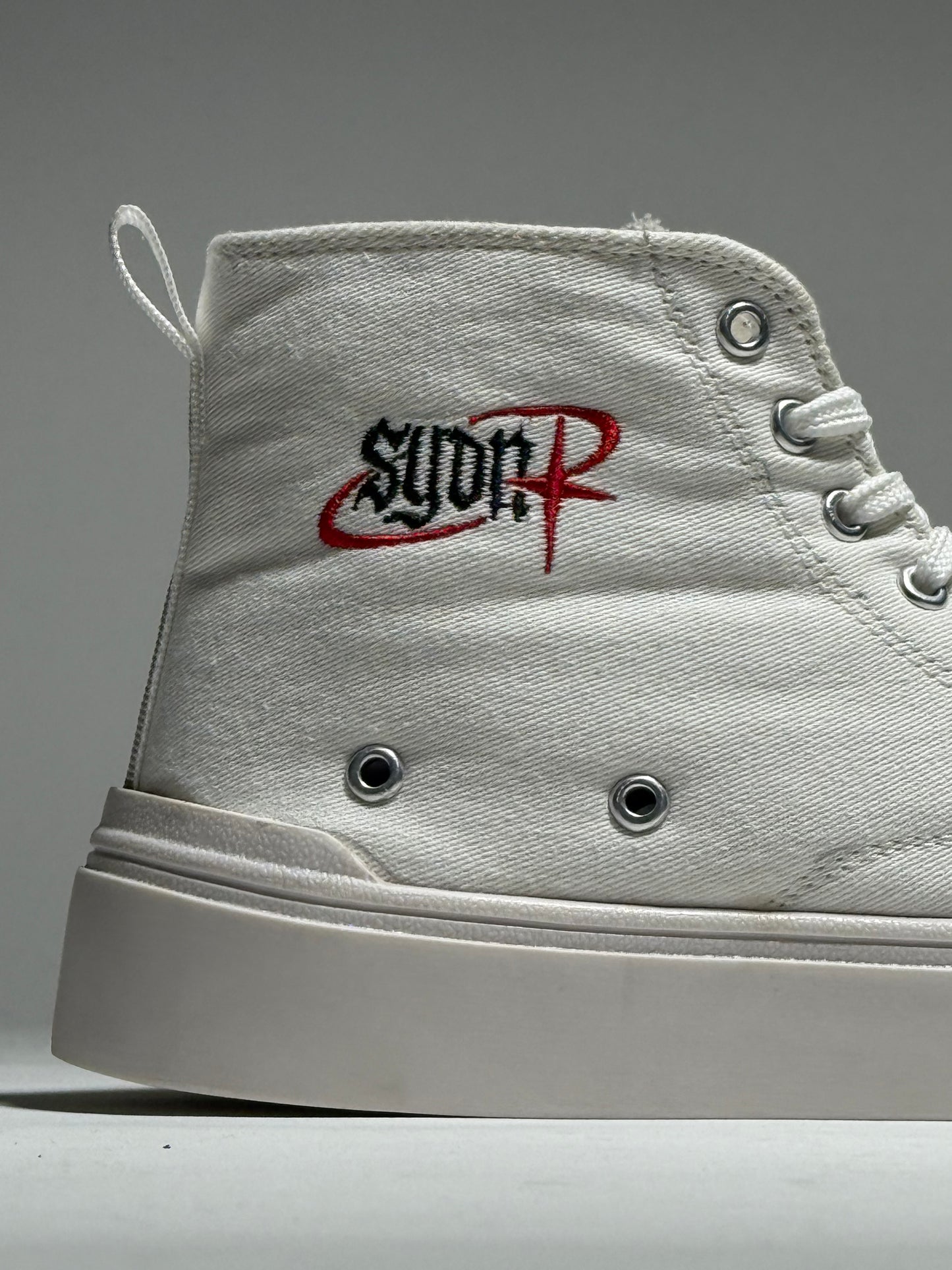 SYEDAN UNIVERSE WHITE