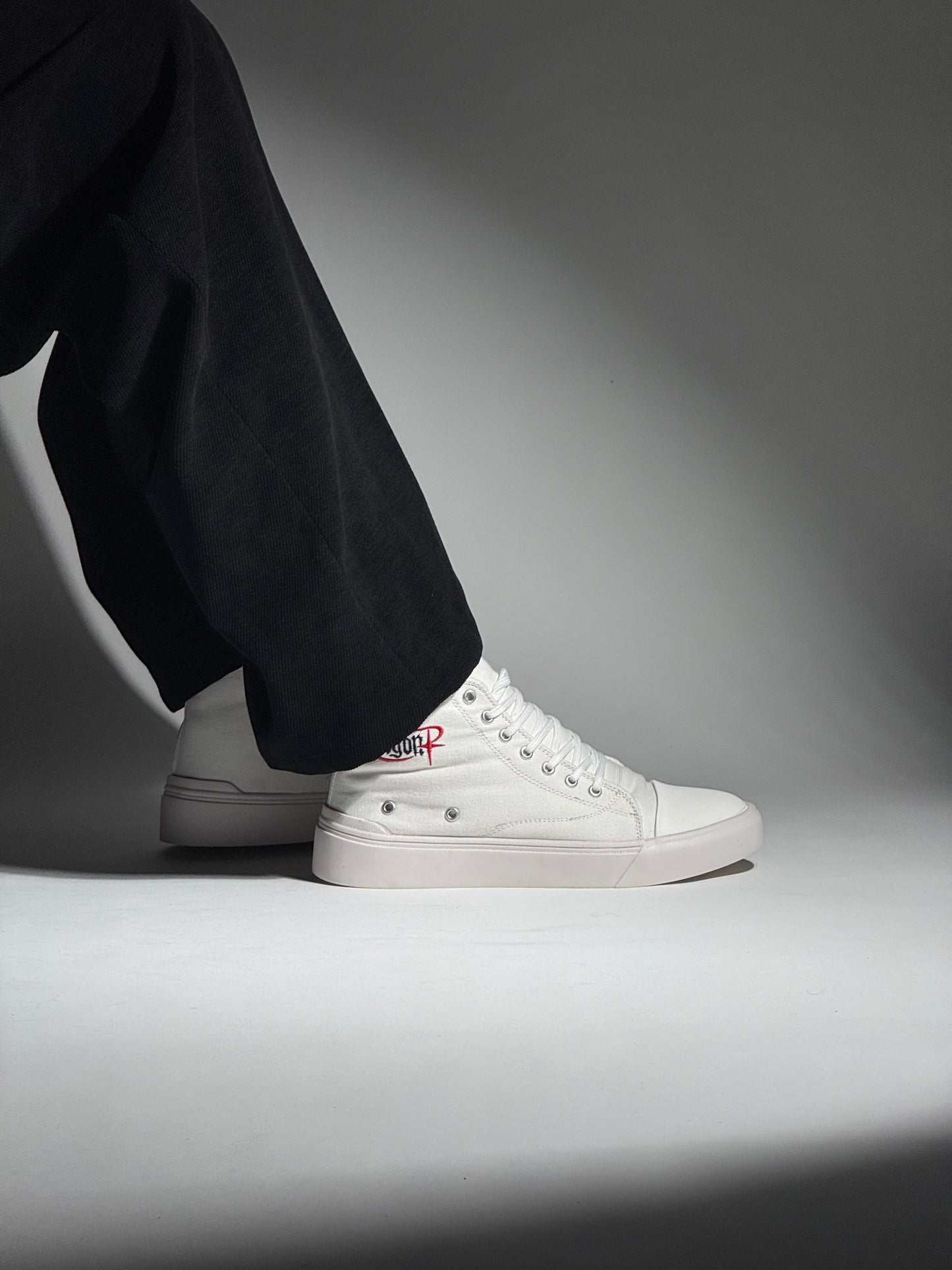 SYEDAN UNIVERSE WHITE