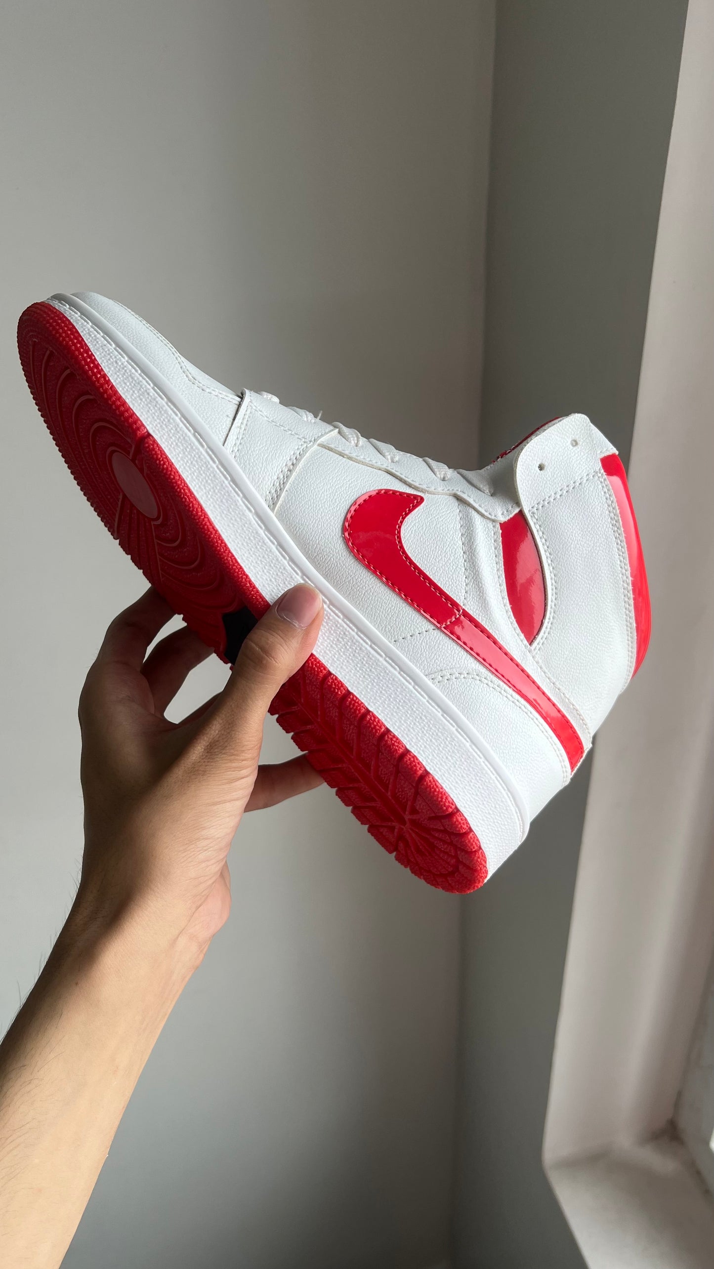 Nike Air Jordan 1  High Metallic Red
