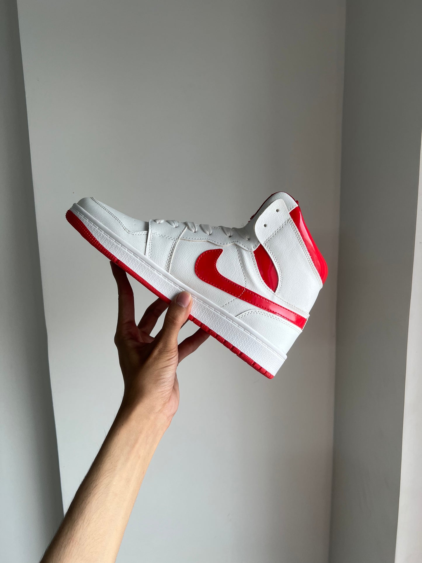 Nike Air Jordan 1  High Metallic Red