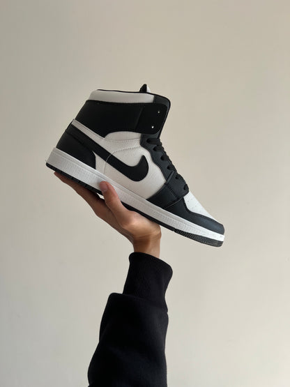 NIKE AIR JORAN 1 ALL TIME FAVOURITE BLACK AND WHITE